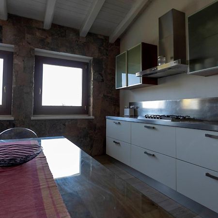 Villa Alba Esclusiva Villa Con Piscina A Sfioro E Vista Mozzafiato Sul Mare Cugnana Luaran gambar
