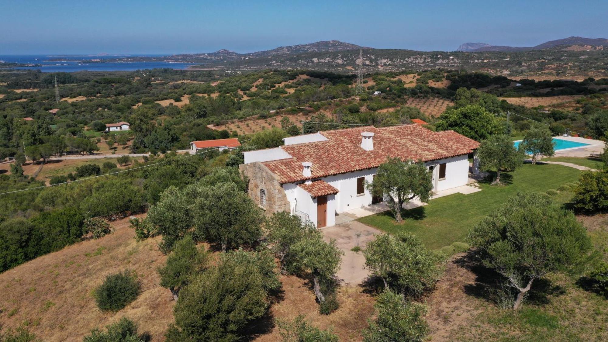 Villa Alba Esclusiva Villa Con Piscina A Sfioro E Vista Mozzafiato Sul Mare Cugnana Luaran gambar