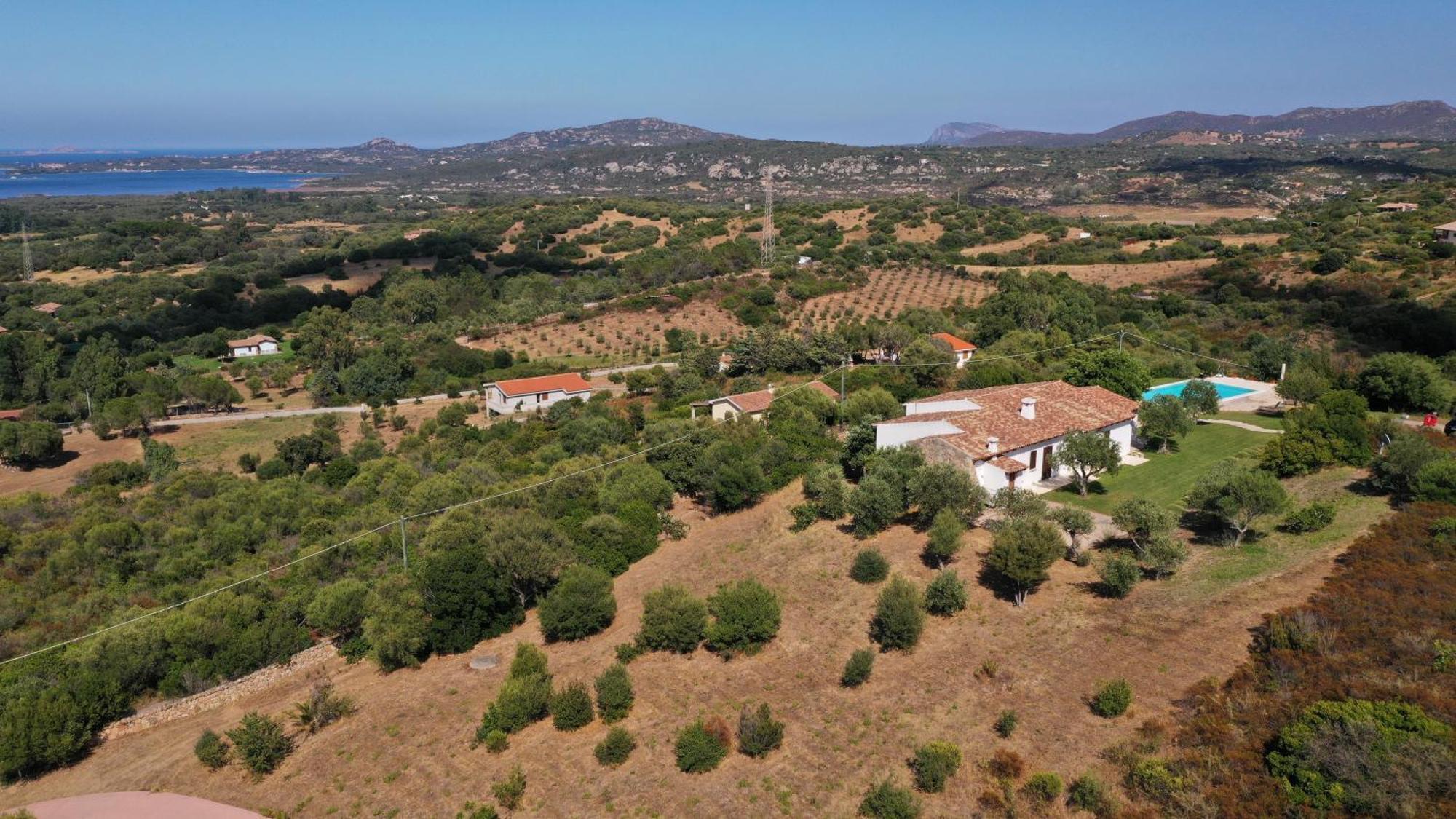 Villa Alba Esclusiva Villa Con Piscina A Sfioro E Vista Mozzafiato Sul Mare Cugnana Luaran gambar