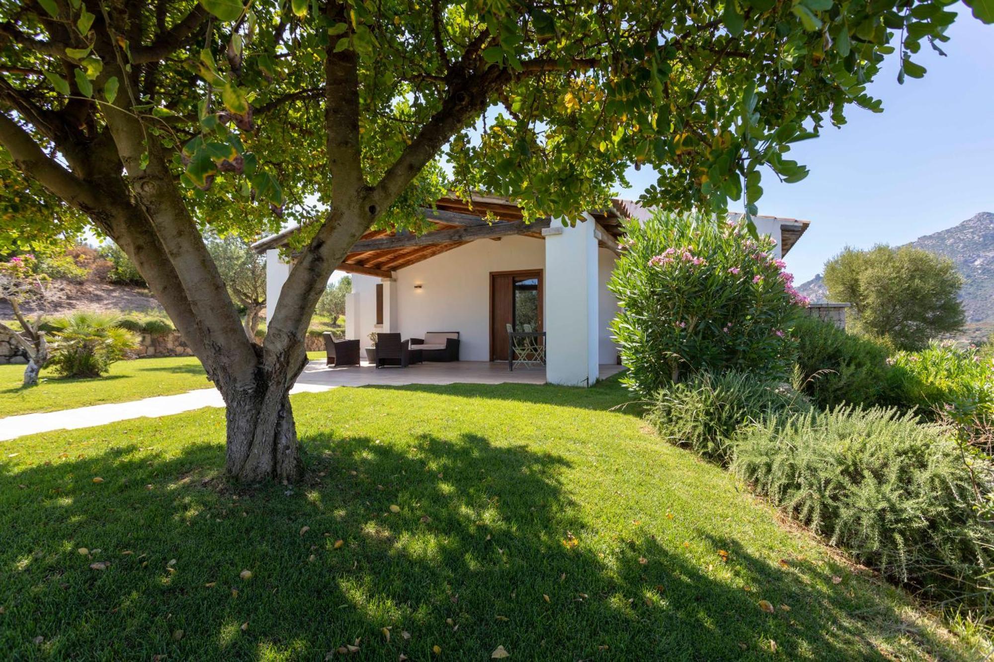 Villa Alba Esclusiva Villa Con Piscina A Sfioro E Vista Mozzafiato Sul Mare Cugnana Luaran gambar
