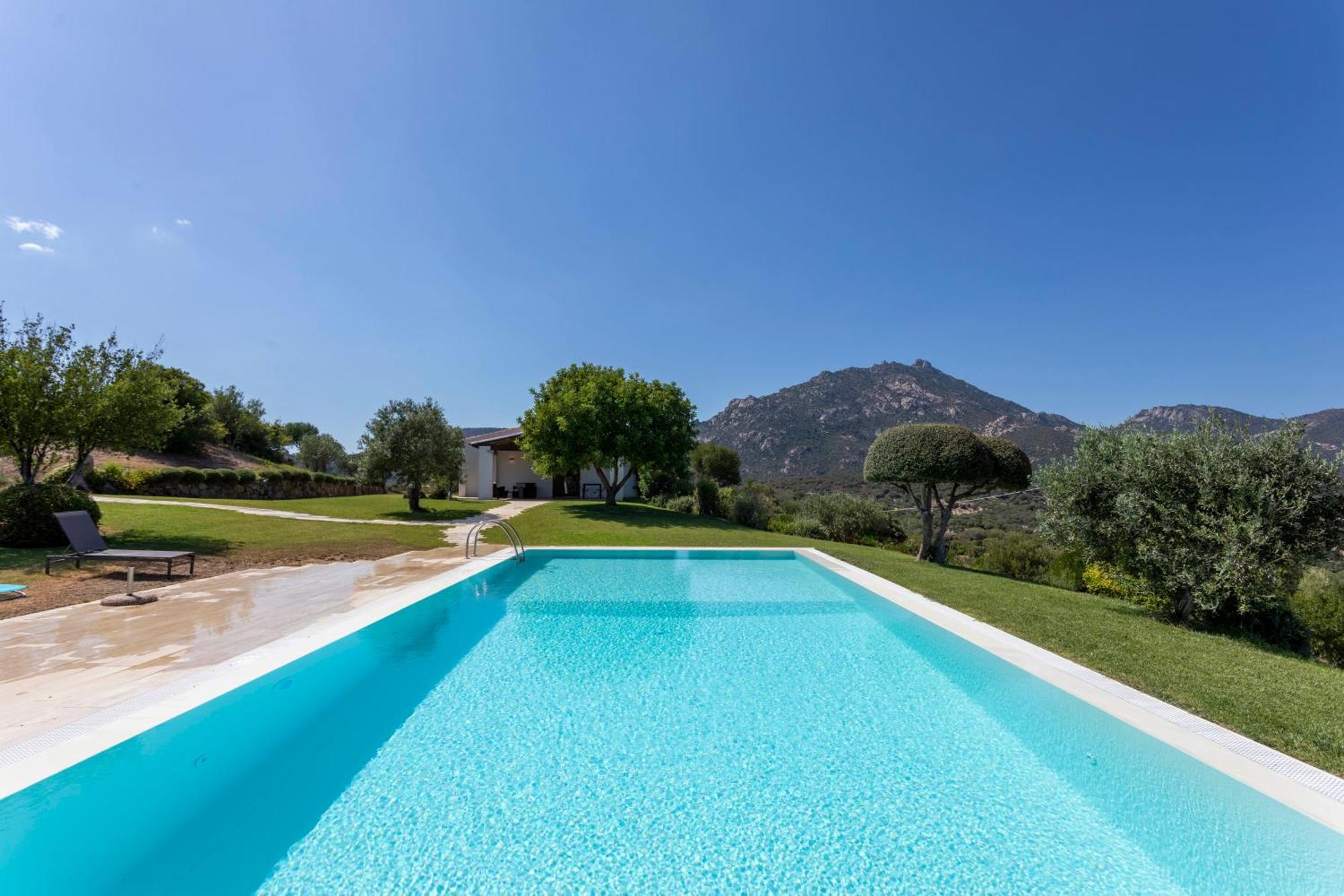 Villa Alba Esclusiva Villa Con Piscina A Sfioro E Vista Mozzafiato Sul Mare Cugnana Luaran gambar