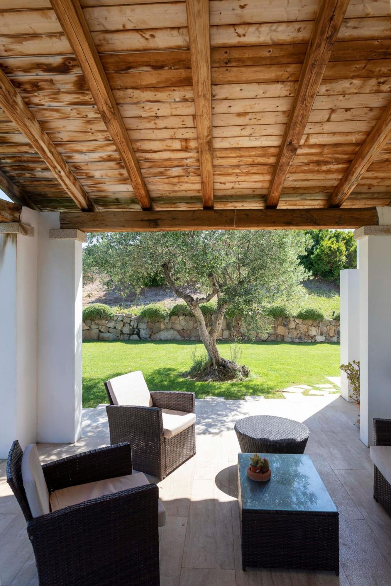 Villa Alba Esclusiva Villa Con Piscina A Sfioro E Vista Mozzafiato Sul Mare Cugnana Luaran gambar