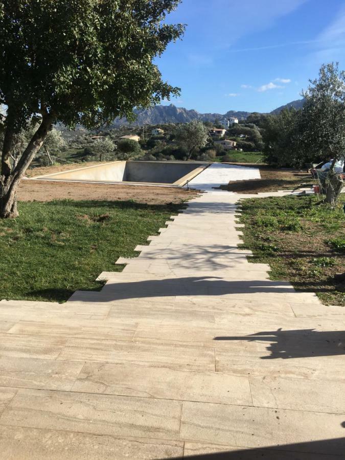 Villa Alba Esclusiva Villa Con Piscina A Sfioro E Vista Mozzafiato Sul Mare Cugnana Luaran gambar