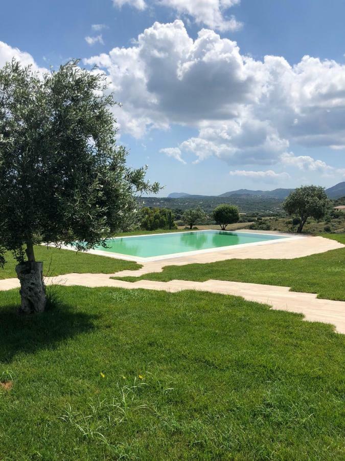 Villa Alba Esclusiva Villa Con Piscina A Sfioro E Vista Mozzafiato Sul Mare Cugnana Luaran gambar