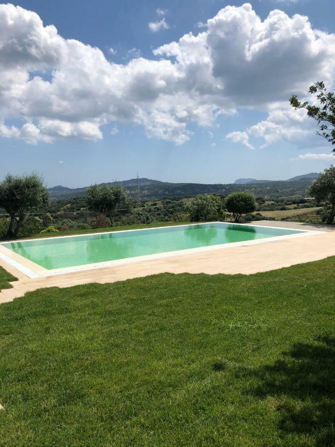 Villa Alba Esclusiva Villa Con Piscina A Sfioro E Vista Mozzafiato Sul Mare Cugnana Luaran gambar